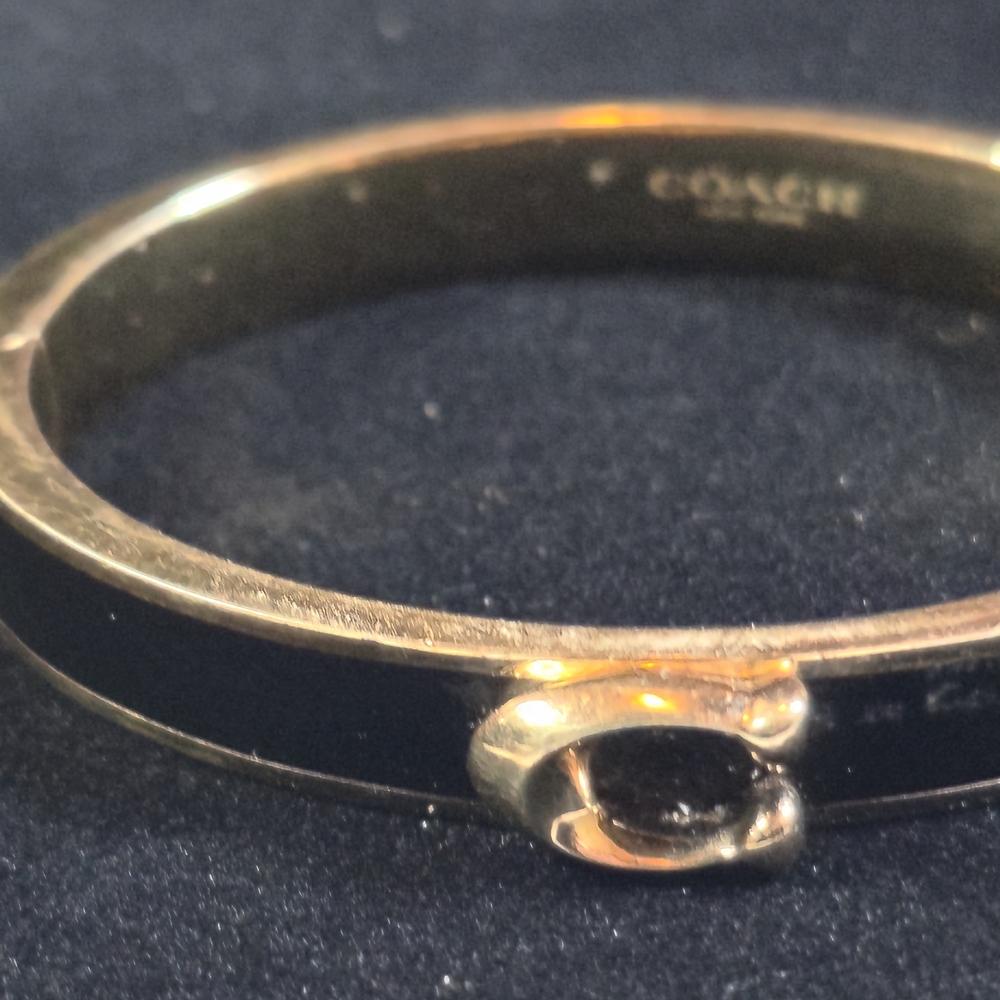 Coach Black Enameled Hinged Bangle Gold Plated Brass Black Enamel Side Clasp - Picture 5 of 8